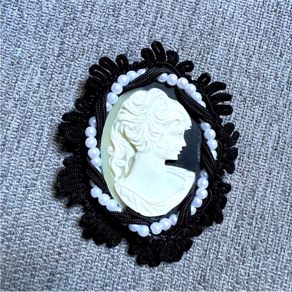 Vintage Black White Cameo beaded with Ribbon Gothic Brooch Pin